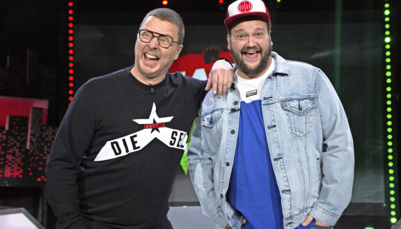 Kalle on ollut ennenkin tv-ohjelman puikoissa, mutta nyt ensi kertaa yksin keulakuvana. Kalle luotsasi usean kauden ajan Stadi vs. lande -ohjelmaa Jaakko Saariluoman kanssa.