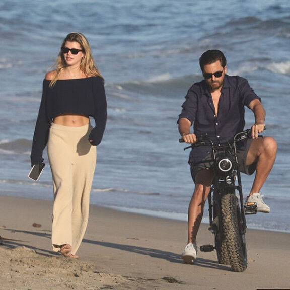 Paparazzit bongasivat parin yhdessä Malibun rannalla vielä huhtikuun lopussa. Sofia ja Scott