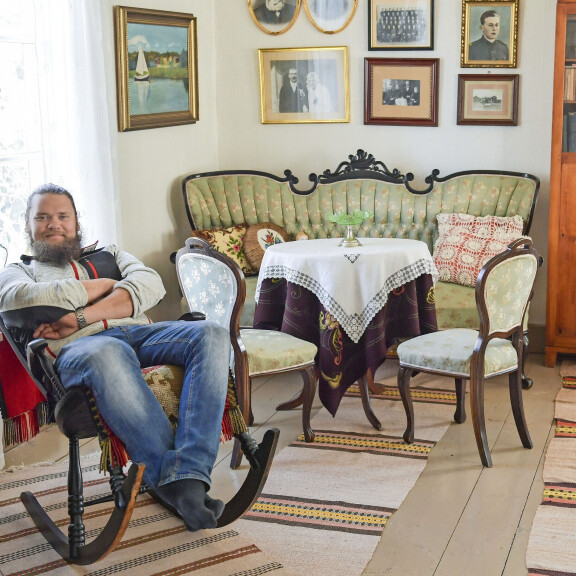 Nyt tärähtää totuus tiskiin! Maajussi-Laurilla ja Anulla jääkylmät välit: eivät ole enää missään tekemisissä - 'Kaveruus ei välttämättä olisi ollut hyvä idea' x