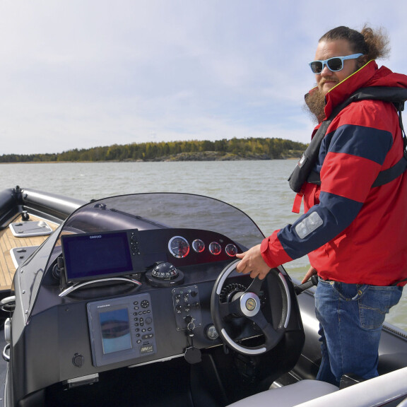 Nyt tärähtää totuus tiskiin! Maajussi-Laurilla ja Anulla jääkylmät välit: eivät ole enää missään tekemisissä - 'Kaveruus ei välttämättä olisi ollut hyvä idea' xxx