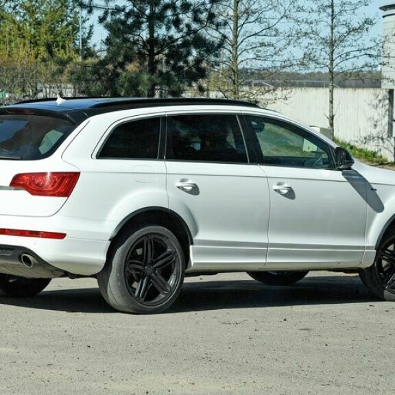 Jeren ja Nannan auto on katsastamatta. Jeren ja Nannan auto on katsastamatta.