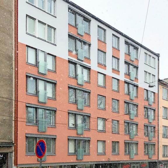 Jere asuu modernissa ja täysin remotoidussa huoneistohotellissa Kampissa. Jere asuu modernissa ja täysin remotoidussa huoneistohotellissa Kampissa.