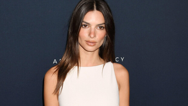 Emily Ratajkowskin seksikäs promokuvaus sai yllättävän lopun - katso! Emily Ratajkowski
