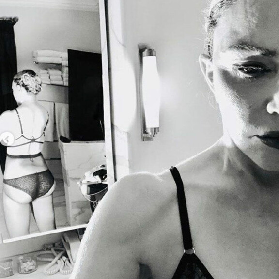 Hupsista! Popmusiikin ikoni Madonnan selfiestä tuli belfie – Laulajalta lipsahti muodokas takamus peilin kautta valokuvaan! Madonna ig kuva