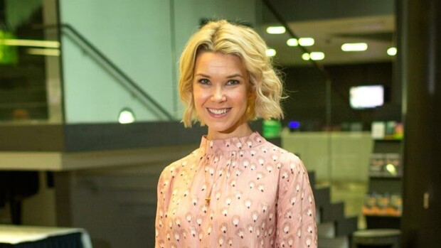 Tuija Pehkosen hehkuva olemus herätti huomiota - kuvat raskaana olevasta juontajakaunottaresta! Tuija Pehkonen