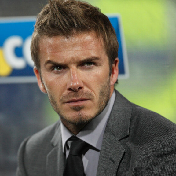 Päälakea paleltaa! Ex-futaaja David Beckhamilla alkaa hiukset harventumaan – Takavuosien tukkatyylit kadonneet kuin tuhka tuuleen! david beckham tukka