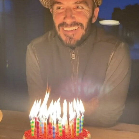 Päälakea paleltaa! Ex-futaaja David Beckhamilla alkaa hiukset harventumaan – Takavuosien tukkatyylit kadonneet kuin tuhka tuuleen! david beckham hattu