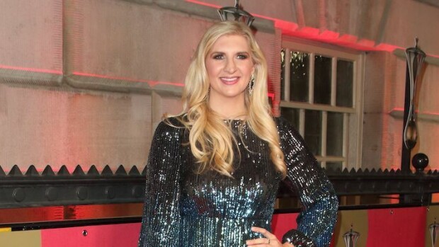 Olympiauimari Rebecca Adlington viettää koronaeristystä sekä ex-miehen että poikaystävän kanssa! Rebecca eristäytyy kahden miehen kanssa.