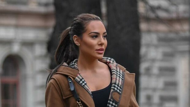 Pikahäädön saanut Sofia Belórf muutti miljoonalukaaliin – kohukaunotar majailee suomalaisjulkkiksen tyttären luona! Sofia Belorf