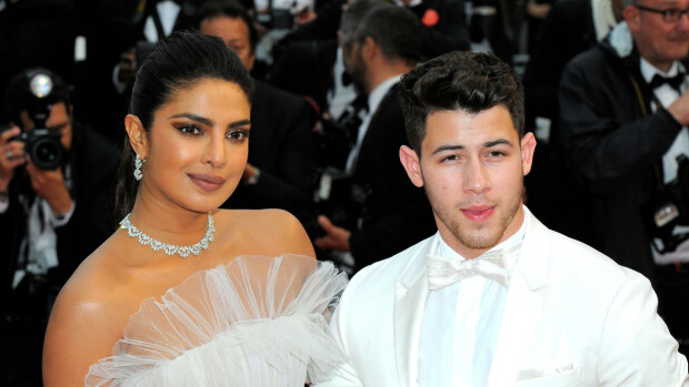 Entinen teini-idoli Nick Jonas ja näyttelijä Priyanka Chopra eristäytyvät vastavalmistuneessa luksuskartanossa - Katso kuva! Nick Jonas ja Priyanka Chopra