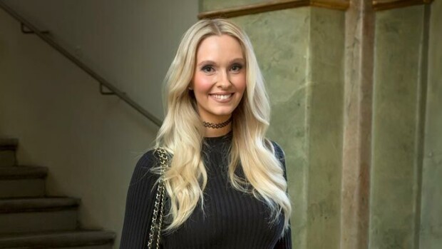 Vau, mikä kaunotar! Meikitön futisrouva Metti Forssell bongattiin ruokaostoksilta – kuvat! Metti Forssell