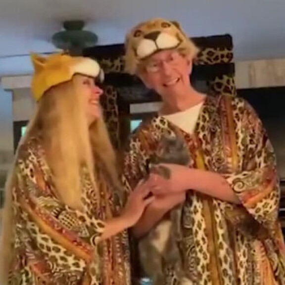 Justin Bieber ja Ariana Grande pyysivät faneilta apua - Netflixin huippusuositun Tiger King -sarjan Carole Baskin: 'Laittakaa meidät musavideoon!' Carole Baskin 2