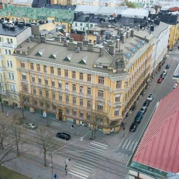 Suomen Beckhamit muuttavat vuoden päästä yli viiden miljoonan euron ökykotiin. Huoneisto on varustettu omalla kylpylällä. Suomen Beckhamit muuttavat vuoden päästä yli viiden miljoonan euron ökykotiin. Huoneisto on varustettu omalla kylpylällä.