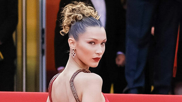 Jäätävät lasinleikkurit! Bella Hadidin kovettuneet nöpöttimet pistävät paidan läpi – supermalli keimailee lyhyessä videossa! bella hadid