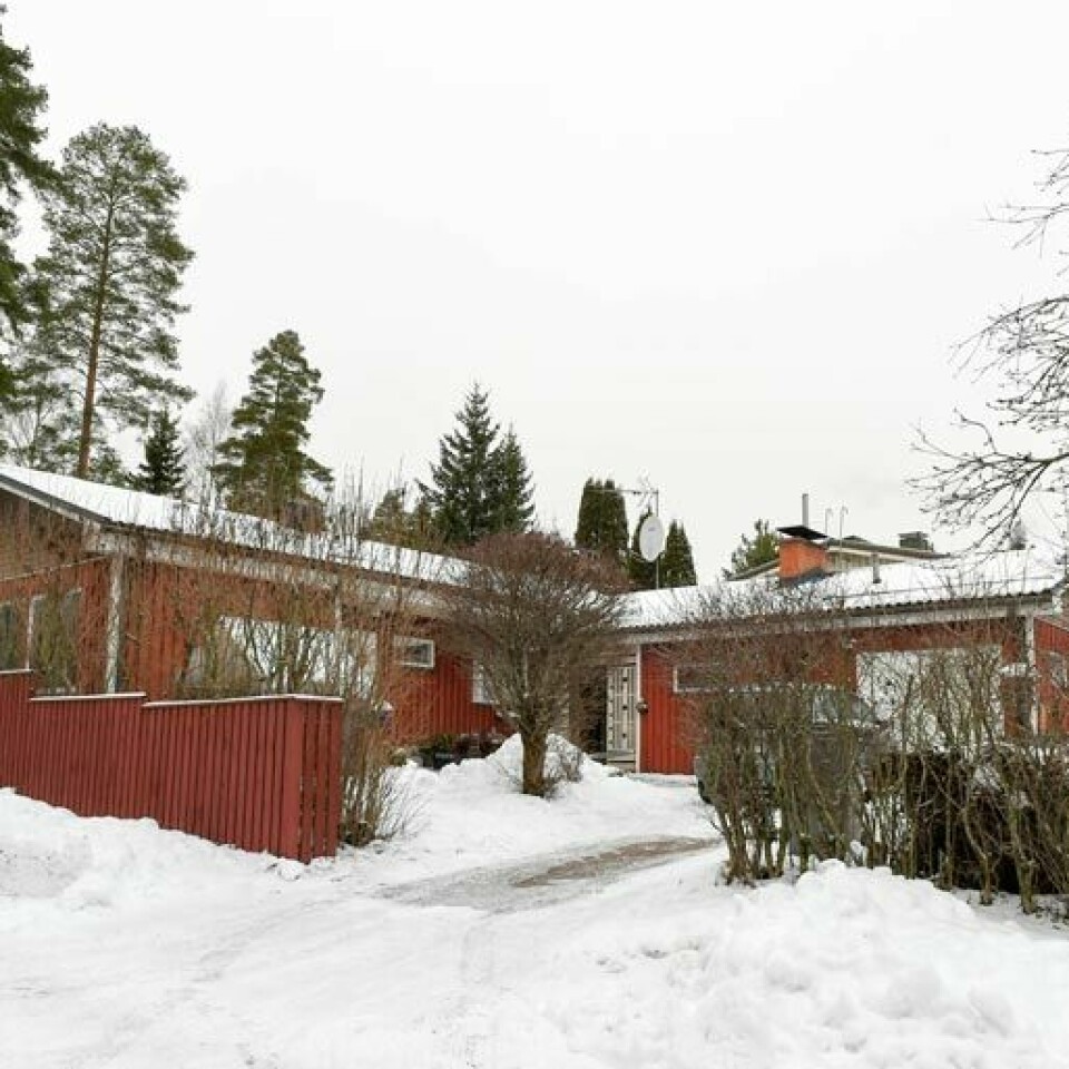 Kosteusongelmia! Saara Aalto kauppaa kotiaan – kuva 165 000 euron talosta!  | Seiska