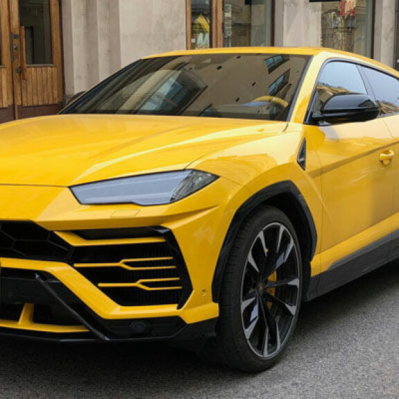 Vaatimattomuus ei autoa kaunista! NHL-tähti Patrik Laine kruisaili Lamborghinillaan - tällainen tehomylly Patella on alla! Video! Patrik Laine Lamorghini ursus