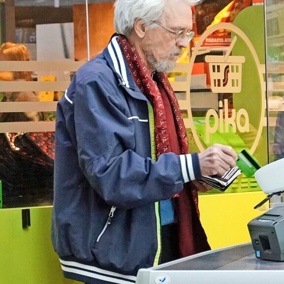 Pressan puoliso on tarkan markan mies, sillä hän otti S-etukortilla tarkasti bonuspisteet talteen! Pressan puoliso on tarkan markan mies, sillä hän otti S-etukortilla tarkasti bonuspisteet talteen!