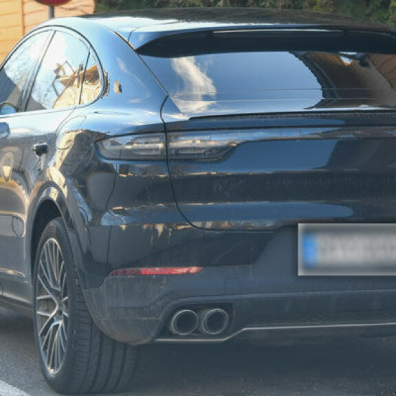 Kuvat! Näin päheän Porschen poliisi vei Onni Sarmasteelta - hintalappu yli 100 000 euroa! Onni Sarmaste porche 2