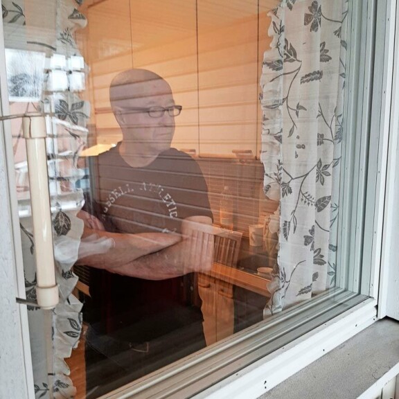 Enzo on pysytellyt visusti kotonaan Haukiputaalla. – Koronan takia en ole liikkunut mihinkään. Ja hygieniasta on pidetty hyvää huolta! Enzo on pysytellyt visusti kotonaan Haukiputaalla. – Koronan takia en ole liikkunut mihinkään. Ja hygieniasta on pidetty hyvää huolta!