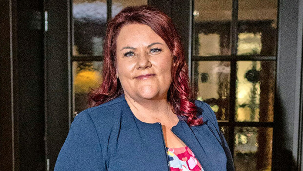 Hillitkää älylaitteiden käyttöä! Supernanny Pia Penttalalta tiukka viesti perheille korona-arkeen: Aikuisten päätökset ovat peili lapselle! Pia Penttala
