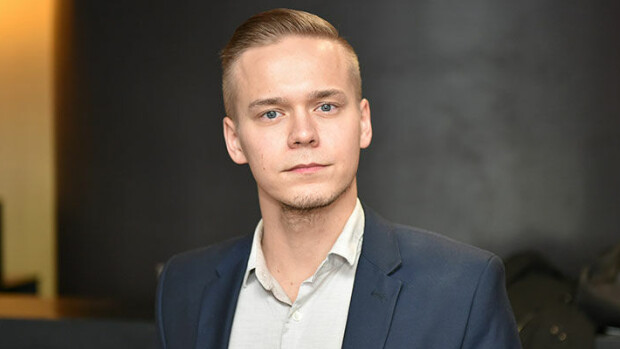 Salatut elämät -tähden yllätyspaljastus: kihlautui pitkäaikaisen rakkaansa kanssa – kuva kihlasormuksesta! Petteri Paavola