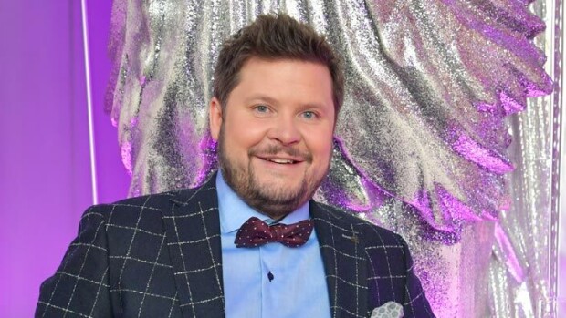 40 vuotta täyttävä Janne Kataja avautuu menneisyydestään: Minusta piti tulla pappi! Janne Kataja halusi papiksi.