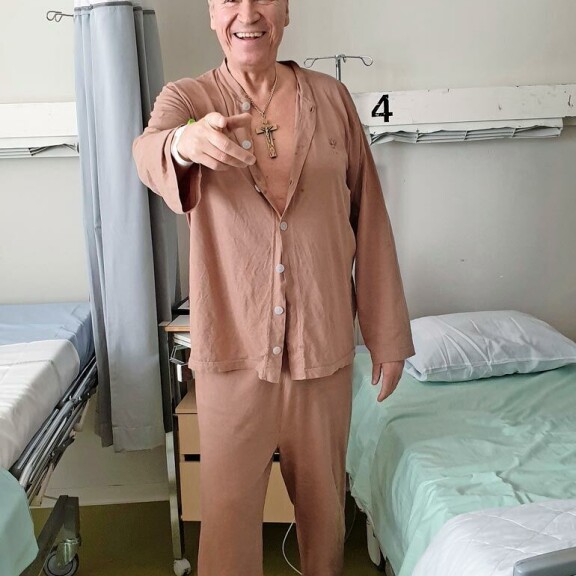 Ile ylistää Espoon Jorvin sairaalassa saamaansa hoitoa ja henkilökuntaa. – Aika ei käynyt pitkäksi, vaikka sairaalassa oli vierailukielto koronan takia. Ile ylistää Espoon Jorvin sairaalassa saamaansa hoitoa ja henkilökuntaa. – Aika ei käynyt pitkäksi, vaikka sairaalassa oli vierailukielto koronan takia.