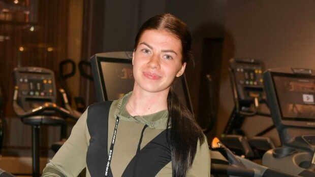 Bikini fitness -tähti Pernilla Böckerman osti sometienesteillään asunnon 18-vuotiaana – ”Onhan se siistiä!” Pernilla Böckerman
