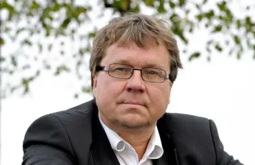 Rillit hukassa?! Pekka Sauri tihrusti puhelinta – kuva! 