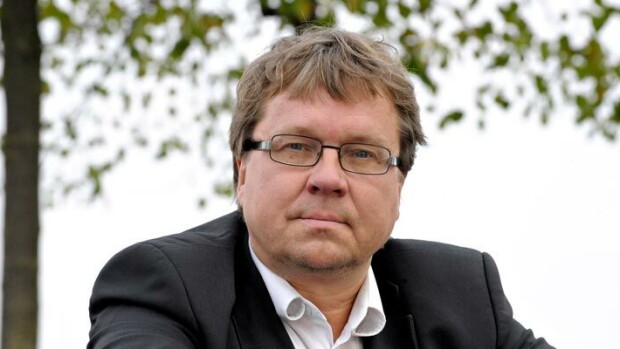 Rillit hukassa?! Pekka Sauri tihrusti puhelinta – kuva! Pekka Sauri