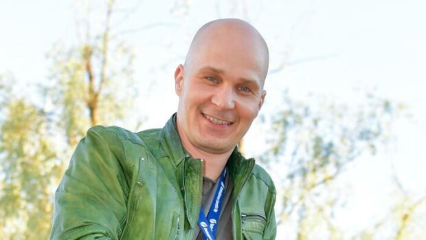 Koronavirus sai Marko Maunukselan varpailleen – ”Moni artisti raapii tällä hetkellä päätään!” Marko Maunukselalla olisi pitänyt juuri alkaa mittava yhteiskiertue Jukka Hallikaisen kanssa.