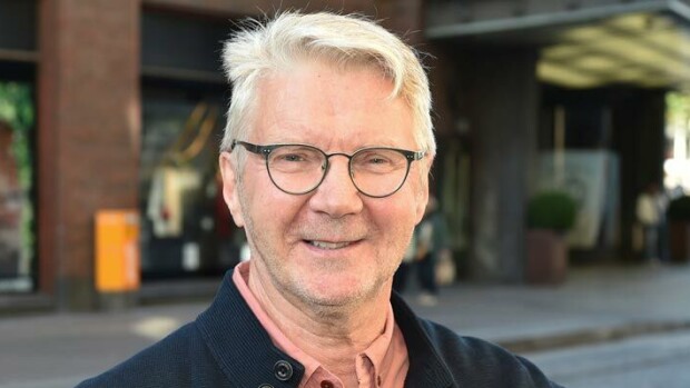 Leikkaukseen! Kansanedustaja Pirkka-Pekka Petelius joutui sairauslomalle! Pirkka-Pekka Petelius joutui sairauslomalle.
