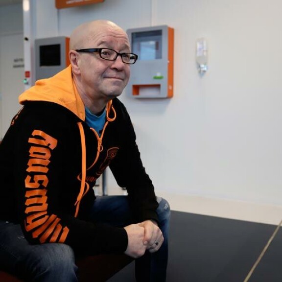 Sairastuminen keuhkosyöpään tuli Enzolle täysin yllättäen, ilman minkäänlaista merkkiä sairaudesta. Syöpä löytyi, kun Enzolle tehtiin TT-traumakuvaus hänen loukattuaan päänsä humalassa. Sairastuminen keuhkosyöpään tuli Enzolle täysin yllättäen, ilman minkäänlaista merkkiä sairaudesta. Syöpä löytyi, kun Enzolle tehtiin TT-traumakuvaus hänen loukattuaan päänsä humalassa.