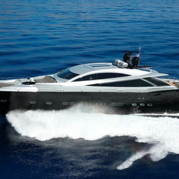 F1-tähti Kimi Räikkösen myynnissä olevan Iceman Sunseeker Predator 108 -merialuksen pituus on 32,9 metriä, leveys 6,3 metriä ja syväys 2,0 metriä. F1-tähti Kimi Räikkösen myynnissä olevan Iceman Sunseeker Predator 108 -merialuksen pituus on 32,9 metriä, leveys 6,3 metriä ja syväys 2,0 metriä.