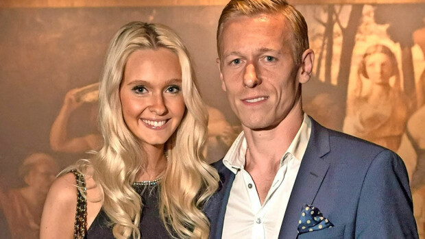 Mikael Forssell myy Ullanlinnan miljoonalukaaliaan - asuntoon pääsi kurkistamaan Maria Veitolan ohjelmassa! MEtti ja mikael