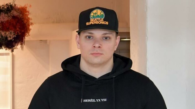 Kokki Kim Mikkola nousi nuorena huippuravintolan keittiössä johtotehtäviin: ”Olen keittiökommunisti!” Kim Mikkola nousi nuorena ravintolamaailman huipulle.
