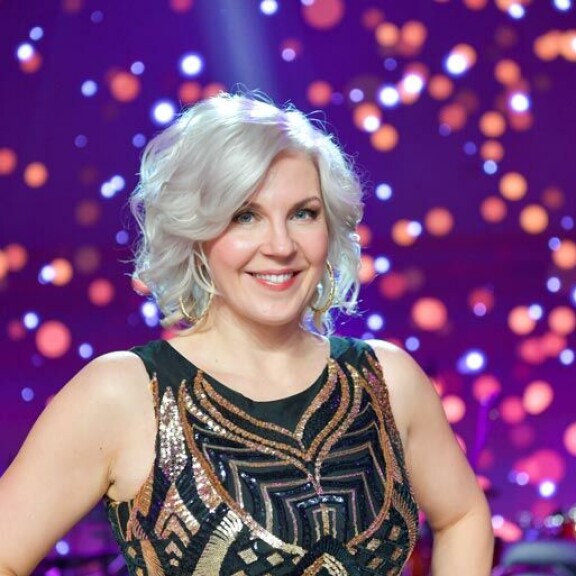 Tv-juontaja Vappu Pimiä oli naisjulkkis-sarjan kakkonen. Tv-juontaja Vappu Pimiä oli naisjulkkis-sarjan kakkonen.