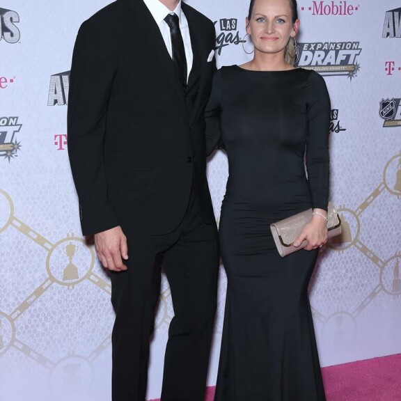 Salamarakastunut pari avioitui vuonna 2014. Kuva on vuoden 2017 NHL Awards -gaalasta. Salamarakastunut pari avioitui vuonna 2014. Kuva on vuoden 2017 NHL Awards -gaalasta.
