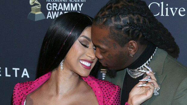 Cardi B loksautti leuat superantavalla puvullaan: aviomies Offset tarrasi rintaan kiinni - kuvat! Cardi B ja Offset