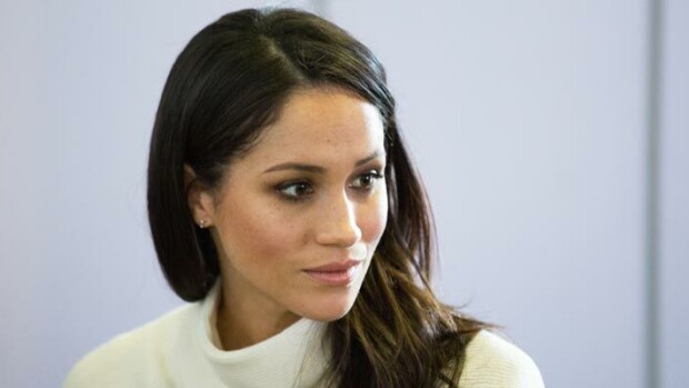 Paparazzi iski Kanadassa! Kohuherttuatar Meghan etsii uutta kartanokotia – ensimmäiset kuvat Megxitin jälkeen Seiskassa! Meghan kuvattiin Kanadassa.