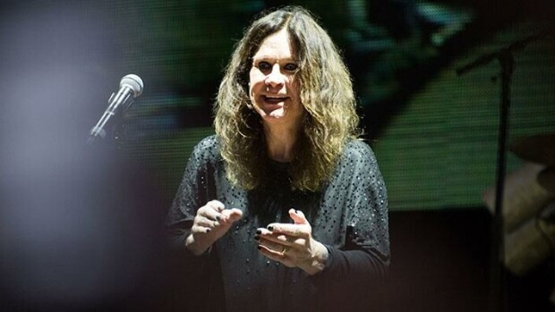 Parkinsonin tautiin sairastunut Ozzy Osbourne ylistää perheensä tukea - 'Ilman Kellyä makaisin vieläkin sohvalla' ozzy