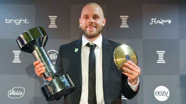 Seiska paljastaa! Teemu Pukin Urheilugaala-pikavisiitin taustalla huippusalainen operaatio! Teemu Pukki teki pikavisiitin Urheilugaalaan.