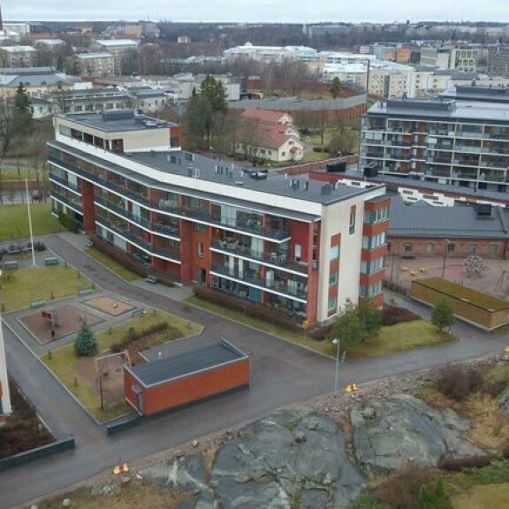 Räppärin asunnossa on kaksi kerrosta. Huoneistoa kehutaan taloyhtiön hienoimmaksi. Räppärin asunnossa on kaksi kerrosta. Huoneistoa kehutaan taloyhtiön hienoimmaksi.
