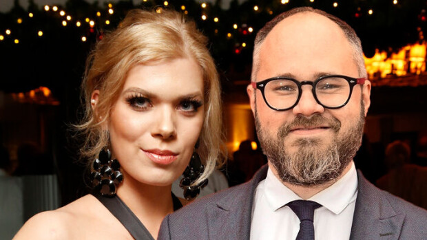 Rajua käytöstä jo ennen eroriitaa! Tuomas Enbusken ex-rakas Eveliina Tikka: ”Heitti tuopillisen kaljaa päälleni!” Tuomas Enbuske heitti kaljaa Eveliina Tikan päälle.