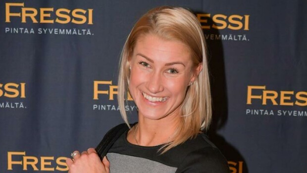 23 vuoden ikäero! Hanna-Maria Seppälä huvittui parisuhdeuteluista: ”Ainakaan omasta mielestäni…!” Hanna-Maria Seppälä saa tukea puolisoltaan pänttäämiseen.