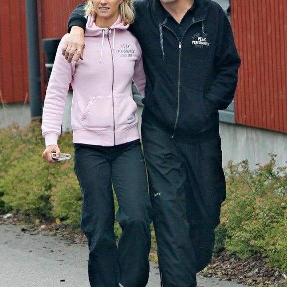 Hanna-Mariasta tuli vuonna 2003 ensimmäinen suomalainen uinnin maailmanmestaruuden voittanut nainen. Anssi Hintsan kanssa hän on ollut naimisissa kohta kaksi vuotta. Hanna-Mariasta tuli vuonna 2003 ensimmäinen suomalainen uinnin maailmanmestaruuden voittanut nainen. Anssi Hintsan kanssa hän on ollut naimisissa kohta kaksi vuotta.