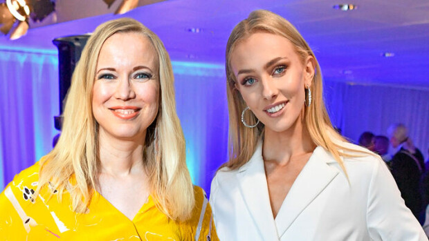 Elonkerjuu-yhtyeen Johanna Koivu yllättää: Valmensin Miss Suomea! Johanna Koivu ja Anni Harjunpää.
