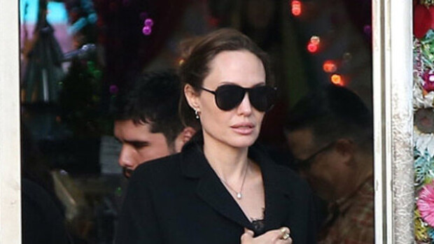 Matkustelua yksityiskoneella vai luksusaikaa lapsien kanssa? Ex-pari Brad Pittin ja Angelina Jolien arki eroaa toisistaan melkoisesti! angelina