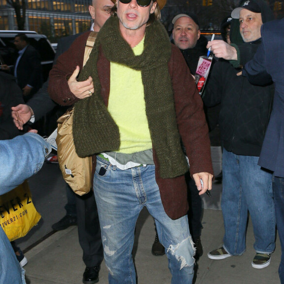 Matkustelua yksityiskoneella vai luksusaikaa lapsien kanssa? Ex-pari Brad Pittin ja Angelina Jolien arki eroaa toisistaan melkoisesti! brad