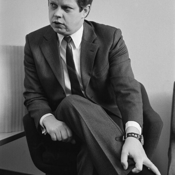 Yleensä 1970-luvun muoti ei imartele, mutta Göran on osannut olla tyylikäs myös vuonna 1974. Yleensä 1970-luvun muoti ei imartele, mutta Göran on osannut olla tyylikäs myös vuonna 1974.